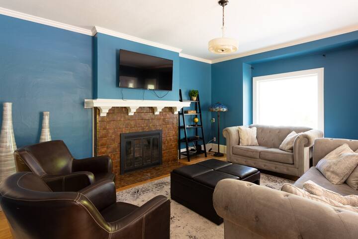 Overlook Victorian Mansion (5 Bedroom 10 Guest) gallery image 4