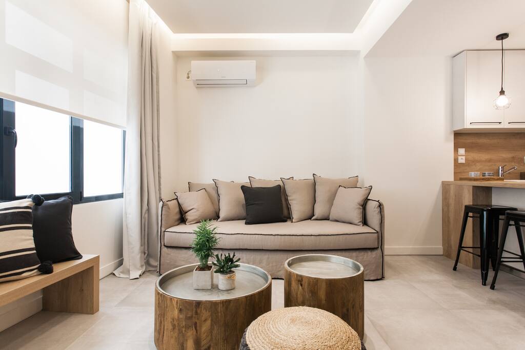 Lounge area with king size sofa-bed