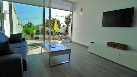 ELEGANT AND MODERN APARTMENT
