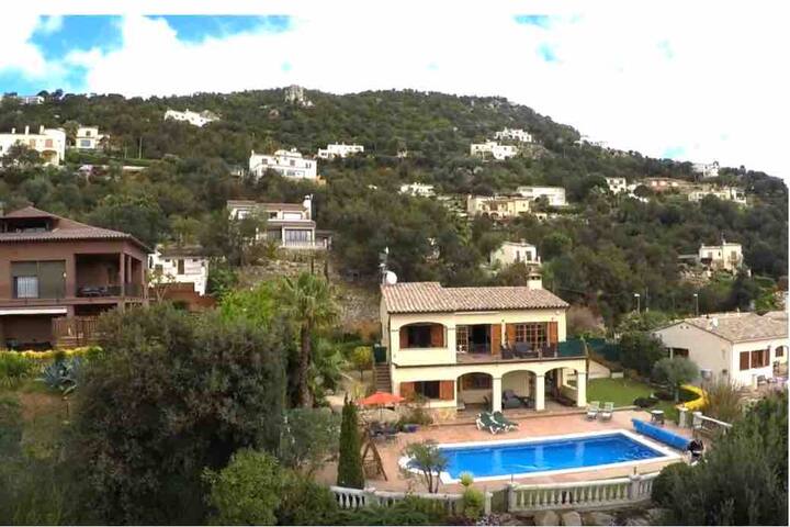5 bedroom villa on Costa Brava with Large Pool gallery image 2