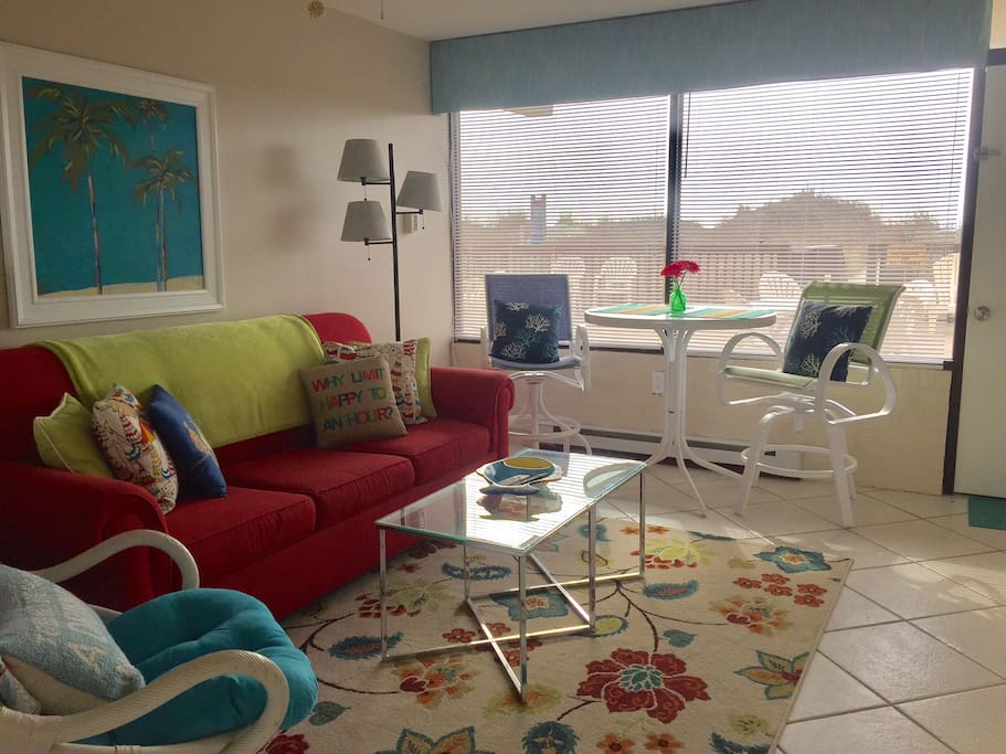 Nellies Living room, Dining, Deck