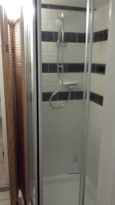 HOT WATER ON DEMAND SHOWER