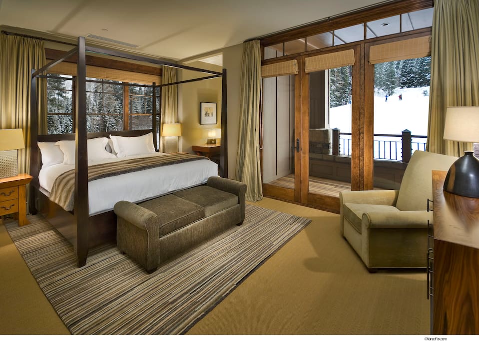 Bedroom with picture-perfect mountain views