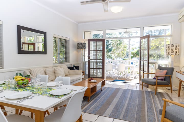 Sandy Beach 4, a 3 Bed villa on the Noosa River