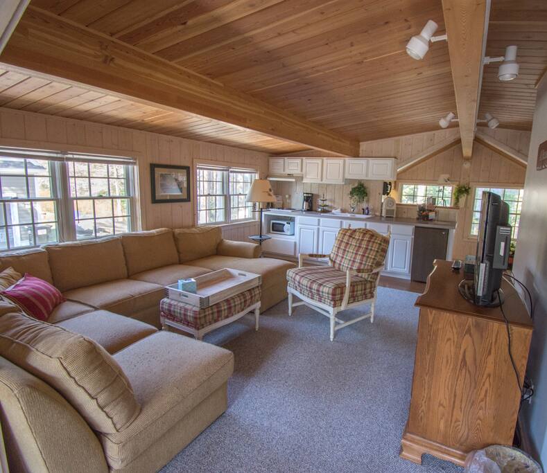 Large sectional sitting area with Flatscreen TV