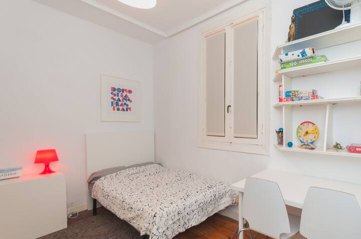 Amazing location “Peña y Goñi” family house – WIFI gallery image 4