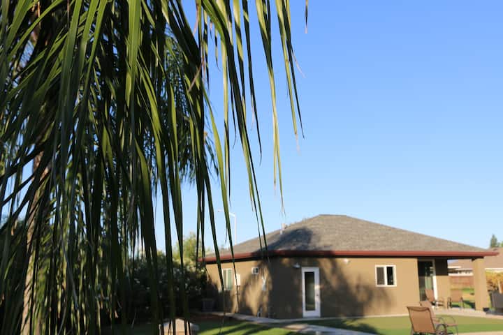 * Entire Modern Guest House* Close To Bethel - Redding, CA