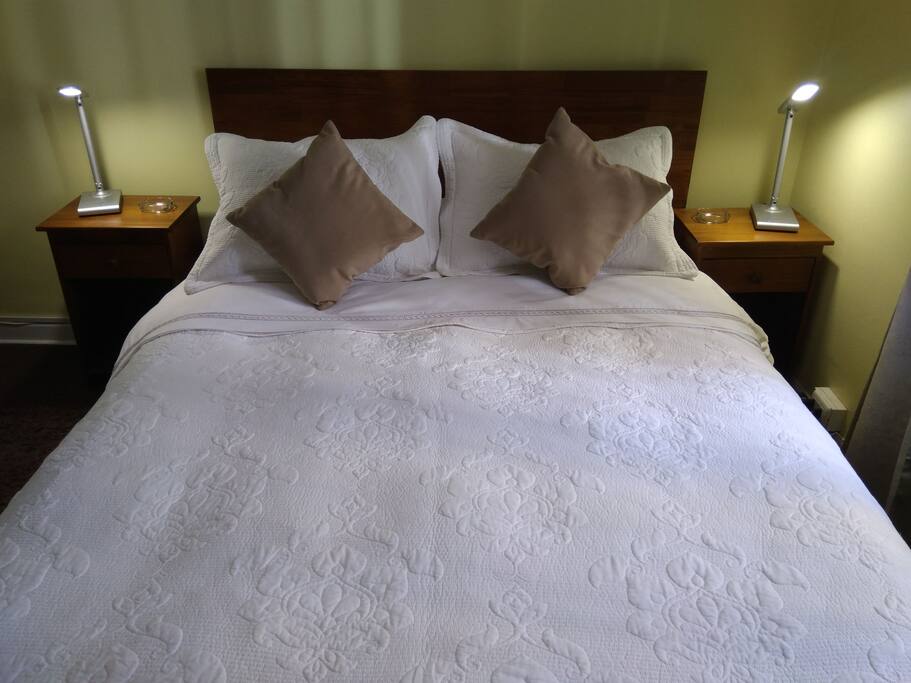 Cama matrimonial, Rosen