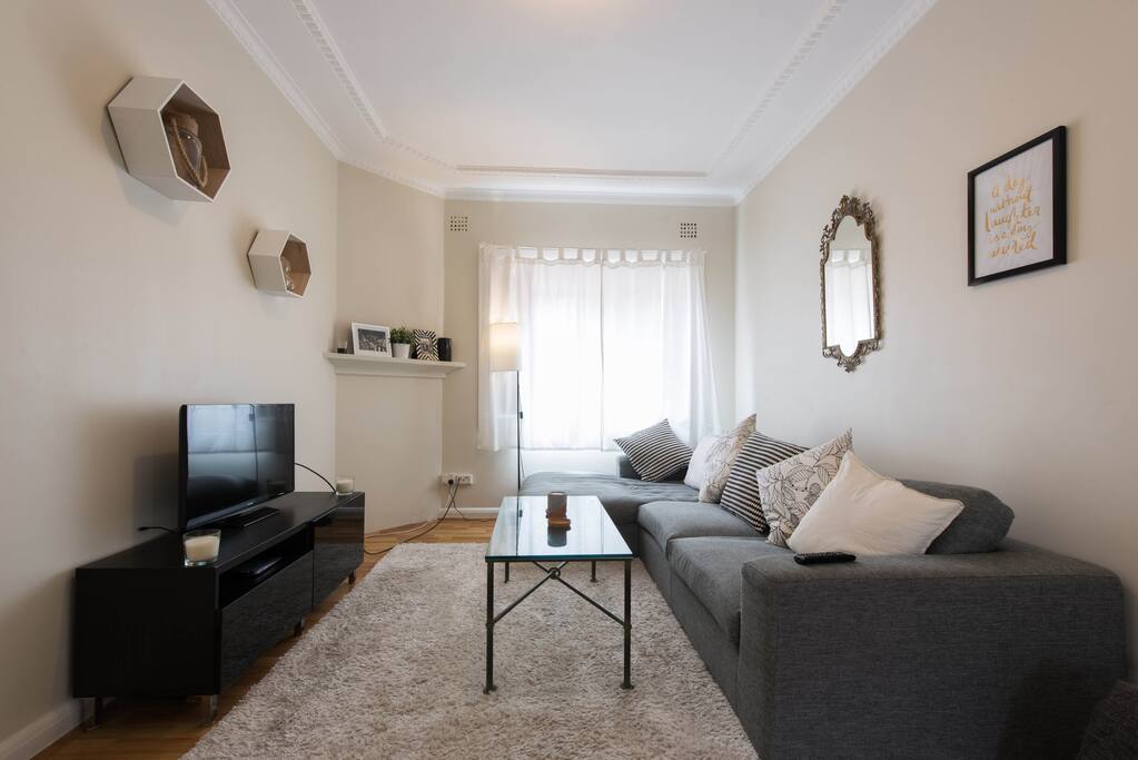 Lounge/ Dining area
