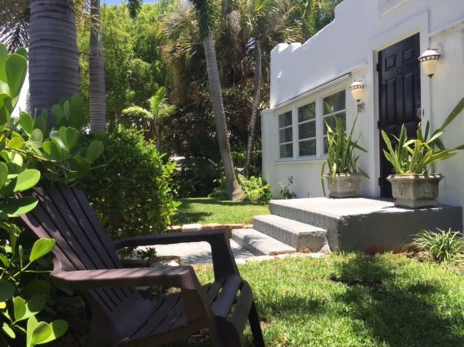 Front Sitting Area
