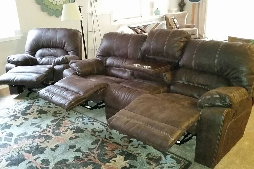 3 Recliners + Drink Console