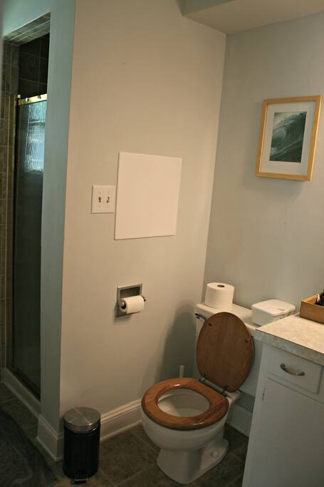 2nd bathroom