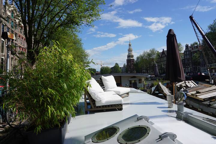 Amsterdam Modern HOUSEBOAT with TERRACE gallery image 2