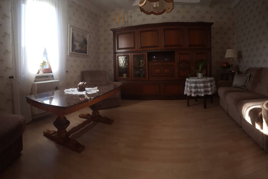2. Wohnzimmer