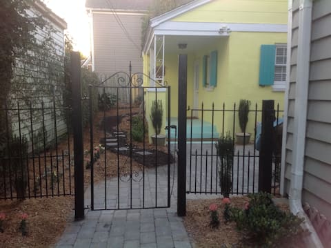 Trendy Downtown Upper King Area ~ Carriage House