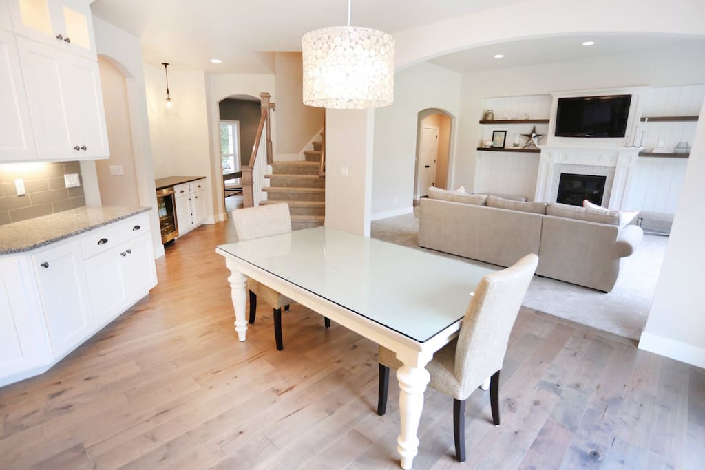Kitchen/Dining Room/Butler's Pantry