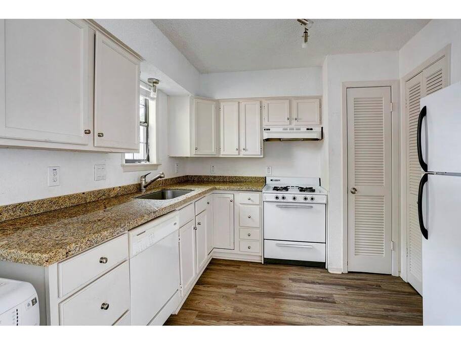 Well-equipped kitchen