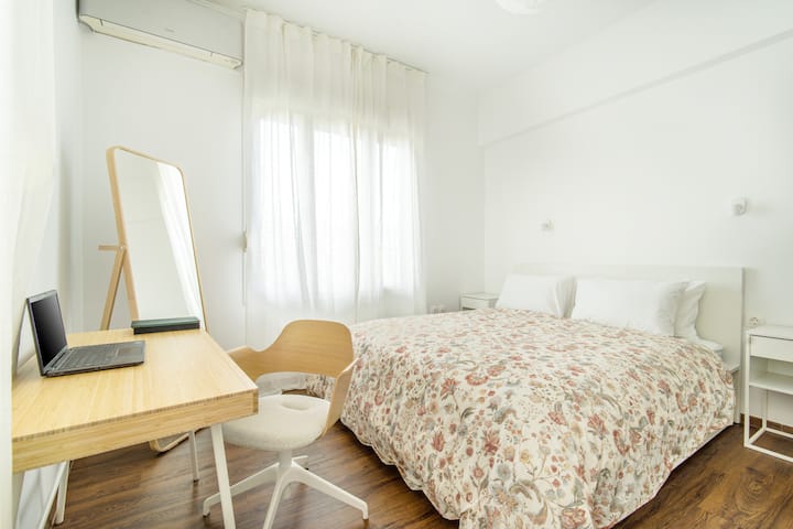 Chumba cha kulala (kitanda cha ukubwa wa malkia)