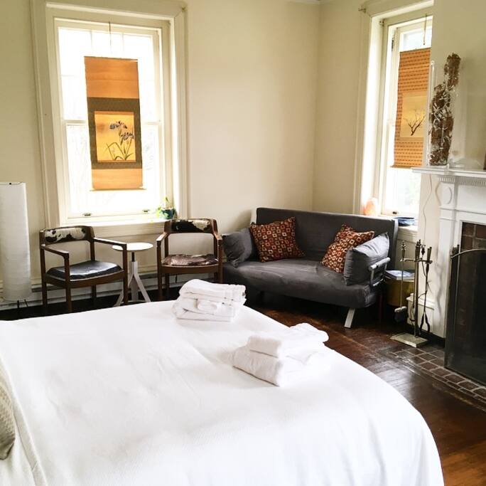 Queen Bedroom + Single trundle bed
