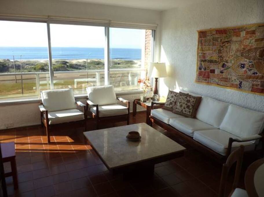 Amplio living con la mejor vista.