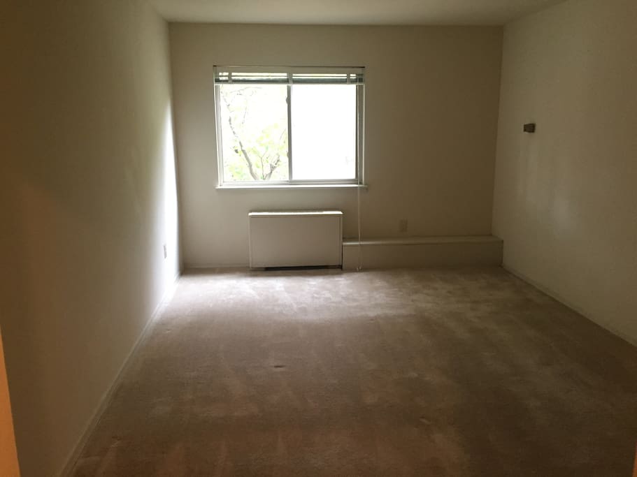 Unfurnished bedroom