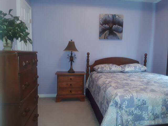 Peaceful Oasis Rm 2 - Long/Short Term