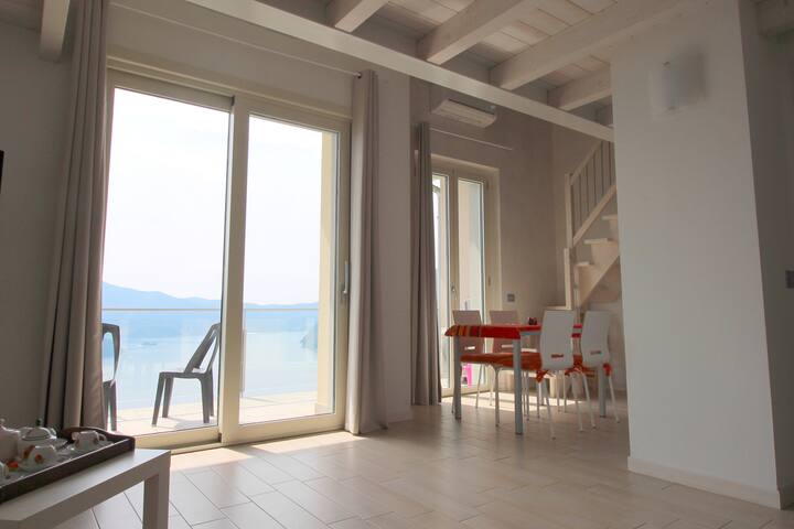 Apartment with 2 bedrooms Lake view gallery image 5