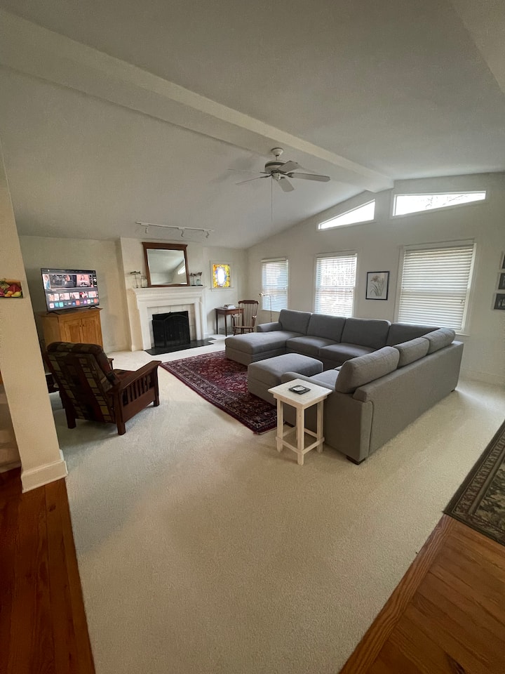 Kerr Lake Wooded Retreat - Lake Gaston