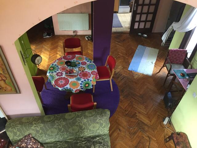 Quiet room in spacious shared appartement