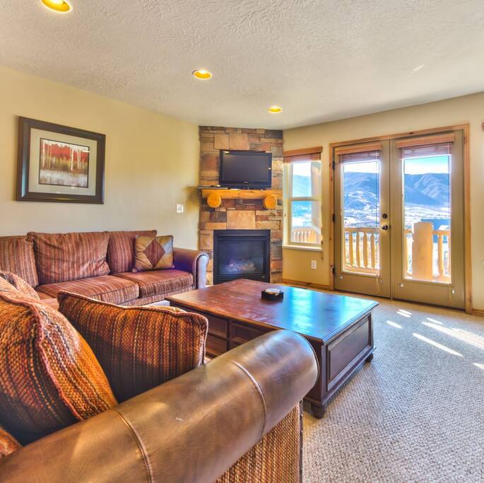 Utah Lodigng / MH 1307 / Main Level / Living