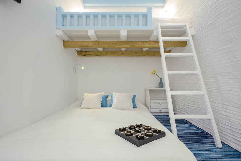 Cycladic Apartment, childrens' room