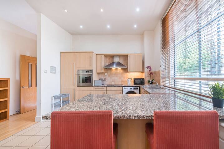 Baker Street Marylebone 2 Bed 2 Bath Apart 431 gallery image 3