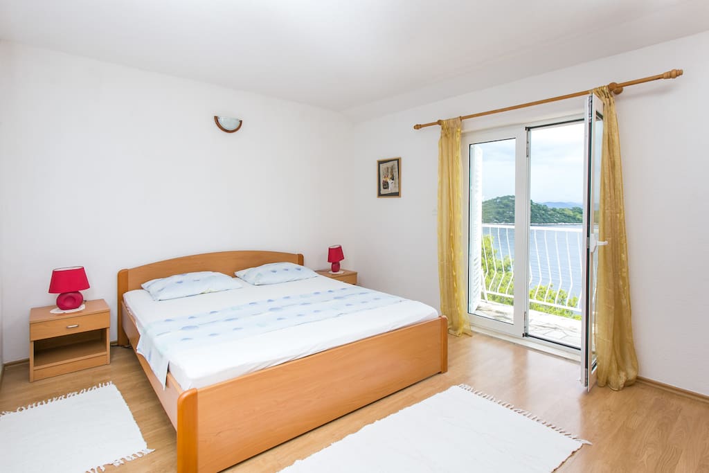 Bedroom #1 with a sea view