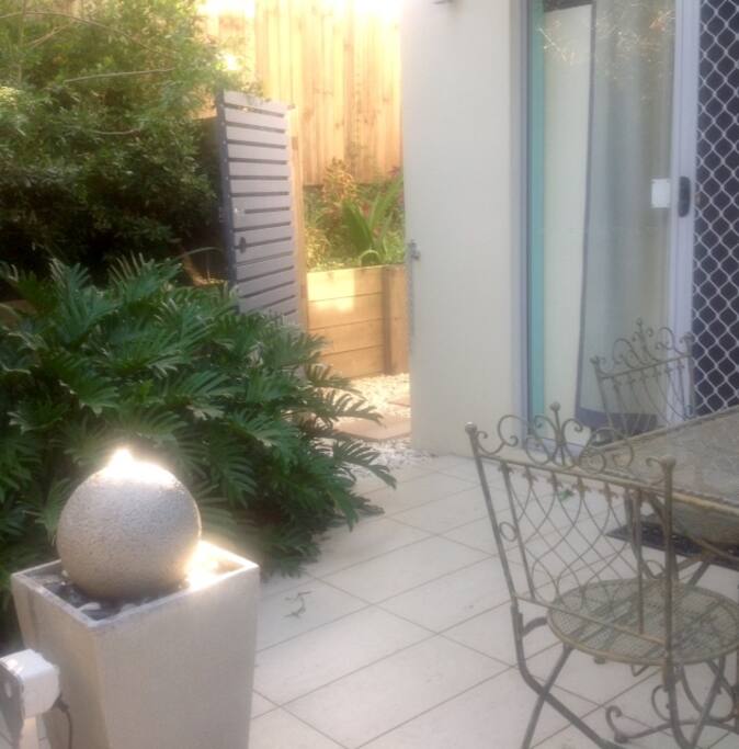 courtyard with fountain
