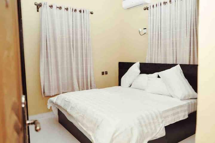 საძინებელი 1