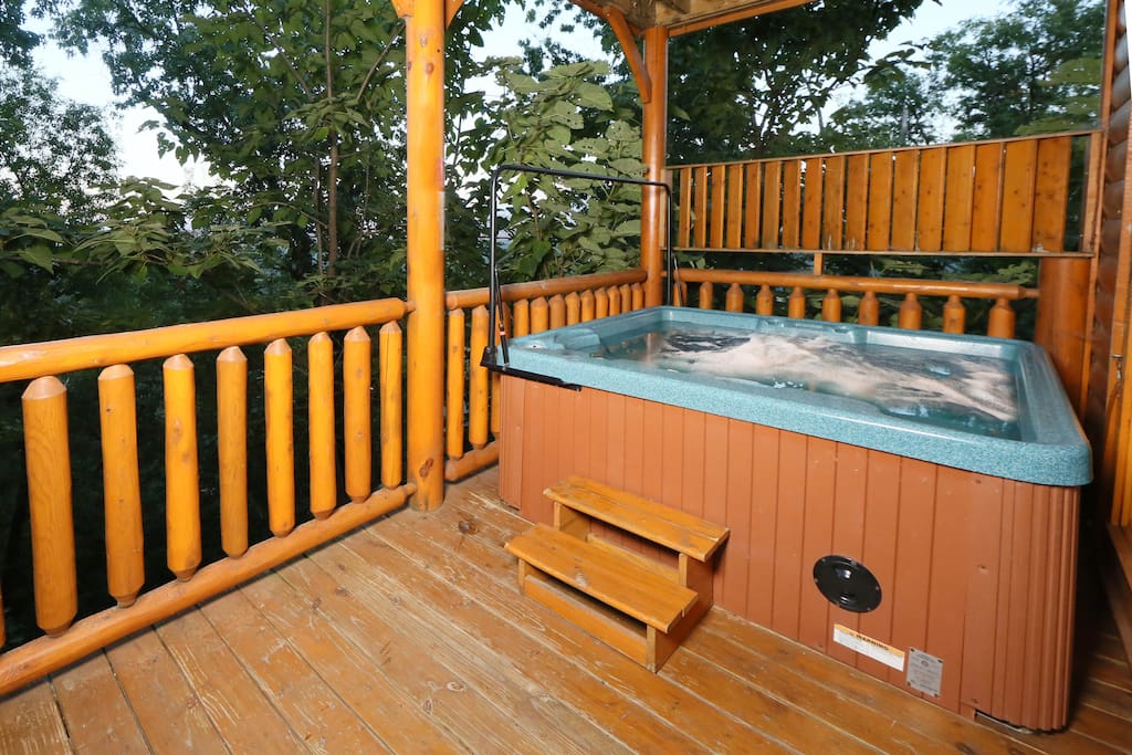 Summer Breeze-Hot Tub