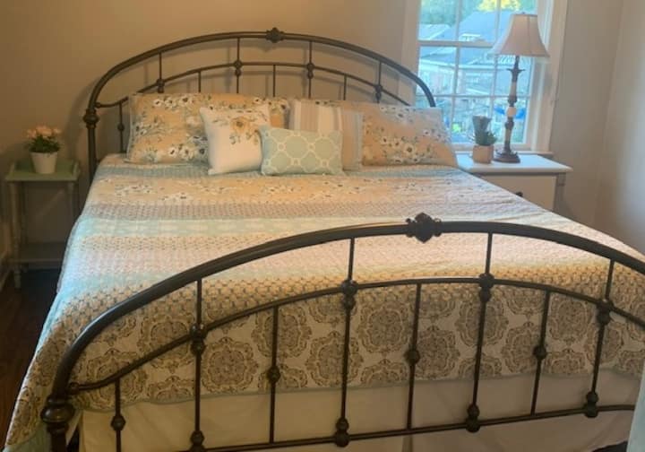 Брачен кревет (широк 180-220 см)