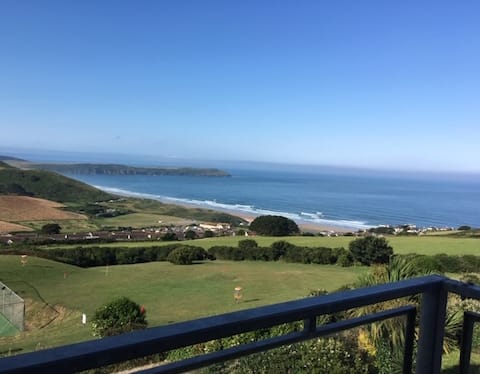 Successful Airbnb property: 2 Bed Apart - Stunning Views Of Woolacombe Beach in Mortehoe