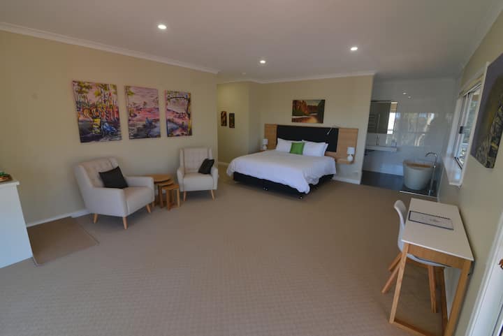 Luxury stay nestled in bushland - Peace and Tranquility - Jarrah Room