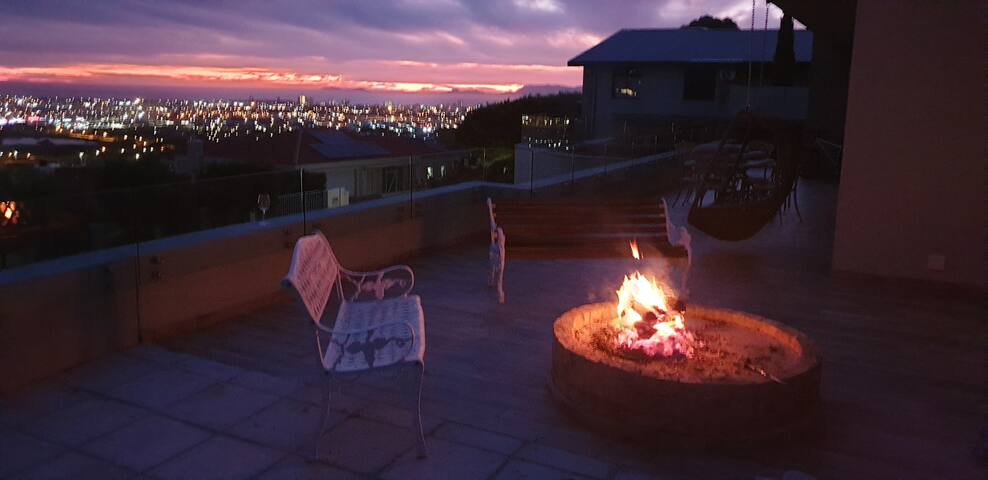 4 Bedroom House with stunning views over False Bay gallery image 5