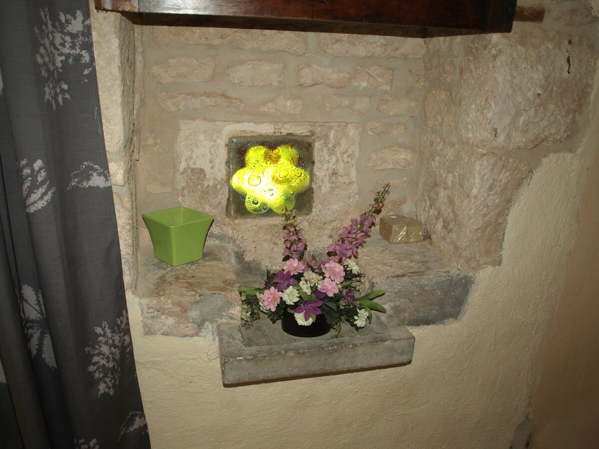 Gite 1: כיור מסורתי של בית החווה