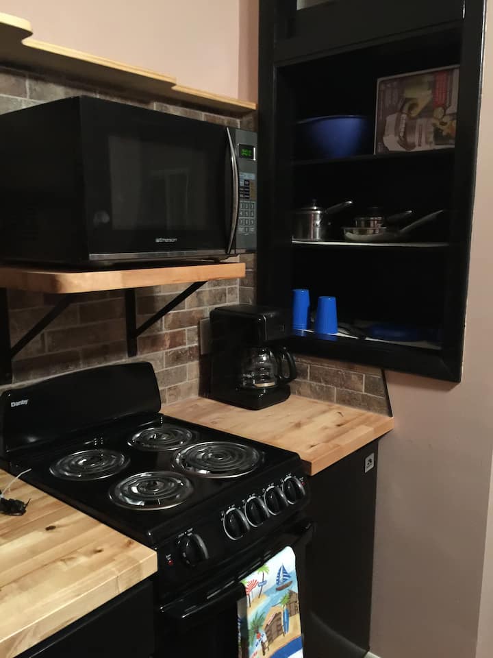 Rustic Getaway - Columbia, MO