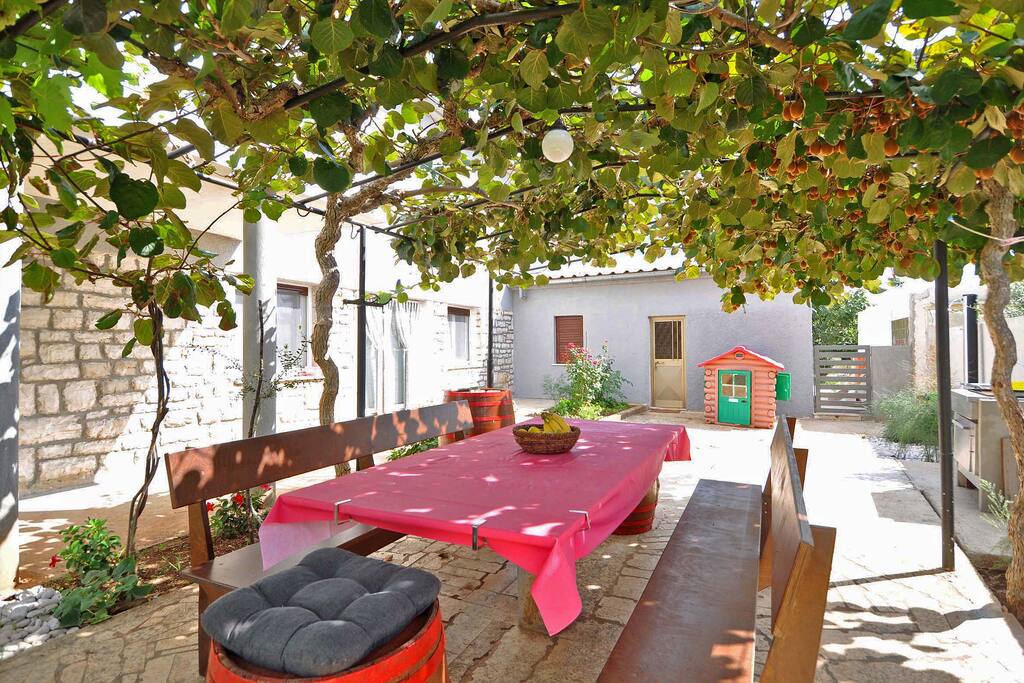 garden table