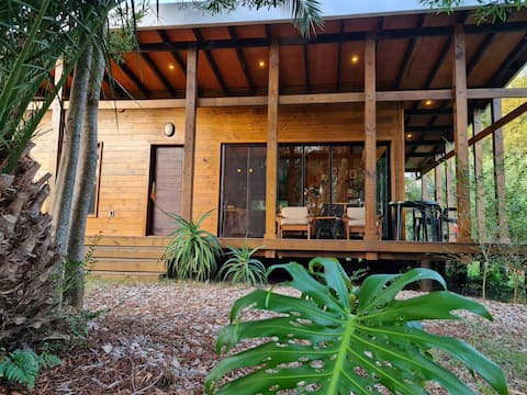 Warm and delicious house with an exclusive park