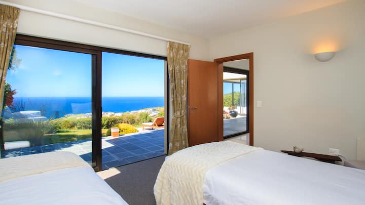 带套内卫生间的第三间卧室