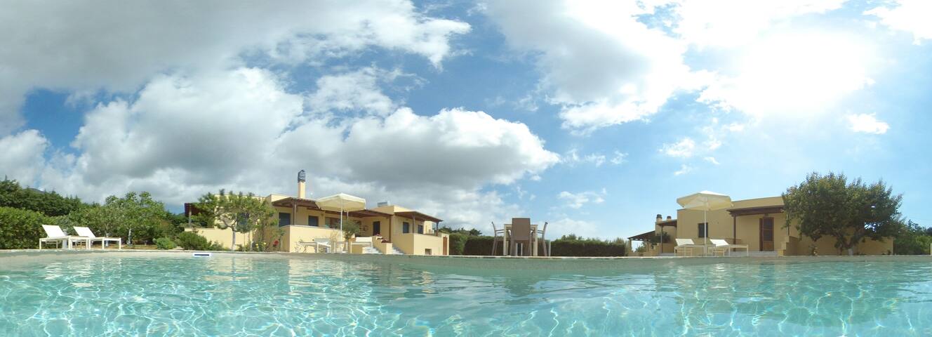 Naxos Cottage Estate gallery image 3