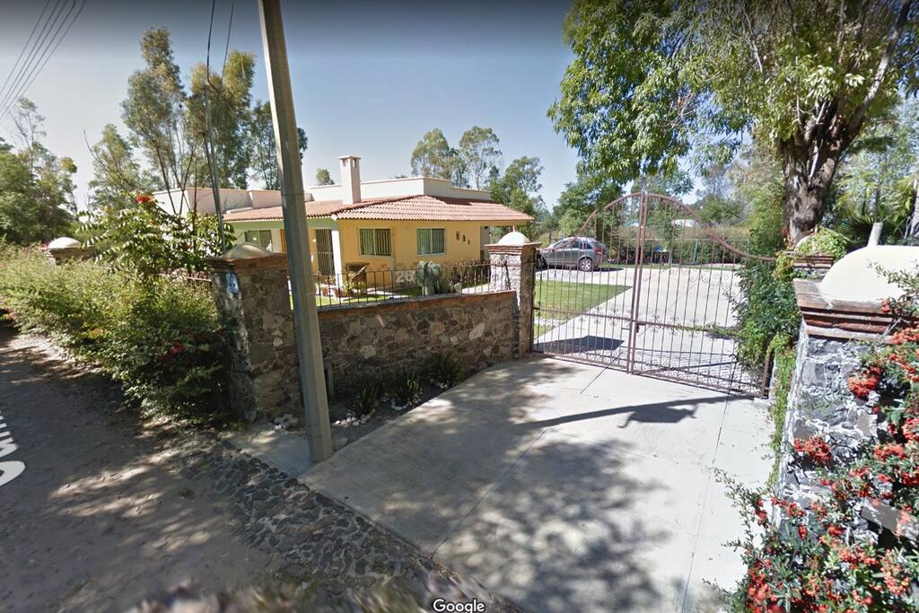 Entrance/Entrada