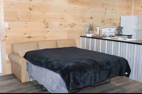 Top performing Airbnb: Lake Guntersville Retreat + Garage & Firepit in Guntersville