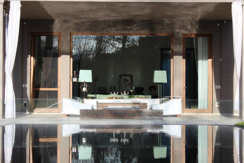 Galeria 1 integrada al living.