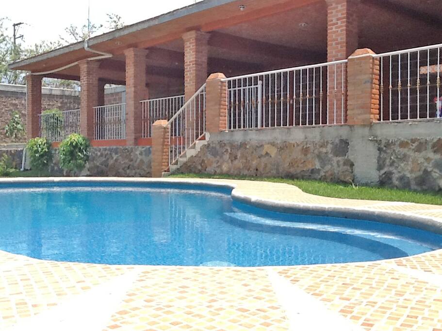 Salón terraza y alberca